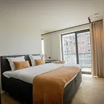 Sunset Boulevard, luxurious design apartment, 6 pers 3 bedroom